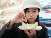 「ばっっちばちに可愛い」「可愛すぎて選べません」佐野ひなこの“甘い問いかけ”にファンうれしい悩み