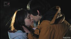 唇吸い付く濃密キス…婚約者がいる先輩と無我夢中で求め合う禁断の夜