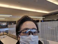  高橋英樹、早朝に空港へ向かった妻から届いた連絡「大丈夫かなあ？」 