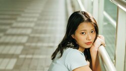 “恥じらいながら踊るバニーガール”動画がバズったときちゃん、“東京のエモい夜”から紡がれるグラビア 『旬撮GIRL Vol.22』から掲載カット