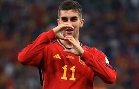 スペイン代表F・トーレスがカタールの遊園地で監督の娘とデート！槙野と本田の解説でも話題になった大物カップル