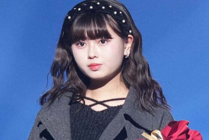 【写真・画像】網タイツ×ルーズソックスが似合いすぎる！“おひなさま”長浜広奈、ステージ映えする脚のラインにファン熱視線「可愛すぎ！」「待ってた！」　1枚目