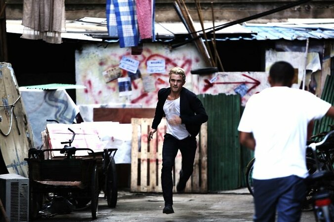 オーランド・ブルームの鍛え抜かれた肉体が映える　映画『スマート・チェイス』新場面写真解禁 2枚目