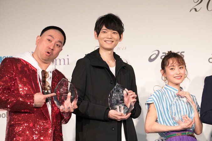 レイザーラモンRG、細川たかしにもらったジャケットをジャスティン・ビーバー風に着こなす 5枚目