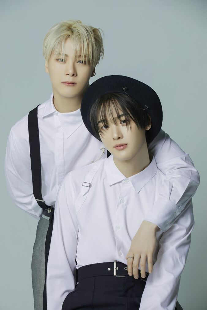 ASTROムンビン＆サナが致命的なセクシーカムバック！「2023年は、香りのように自分たちの魅力が広がる1年に」 2枚目