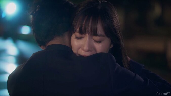 新川優愛と淵上泰史のキスシーンに反響「めっちゃスマート」「大人のキス」『星屑リベンジャーズ』#6 5枚目