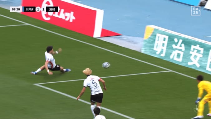 【写真・画像】「何してんの！」J1長崎が“キックオフ7秒”で衝撃失点…GKキックが清水FWの足直撃「トラウマ級…」「Jリーグ最速？」　1枚目