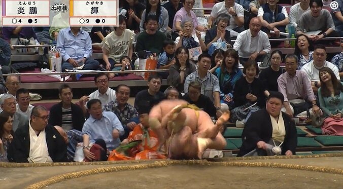 「あぶないよ炎鵬」「スープレックス?」炎鵬、“プロレス技”のような秘技炸裂も土俵際で“あわや” 169キロを全身に浴びて土俵下に落下 4枚目