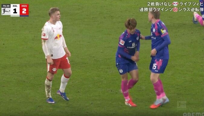 「無視してるw」佐野海舟にブチギレ！ 驚異の“ボール奪取”→相手FWがイライラしてぶん投げる「強いな」「頼もしすぎる」 5枚目