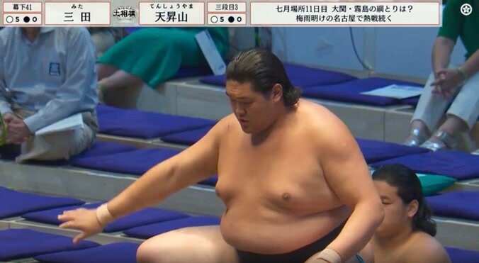 身長197cmの三段目力士が元十両撃破 「大人と子供みたい」「プロレスラーになろう」驚きの体格＆パワーにファン衝撃 4枚目