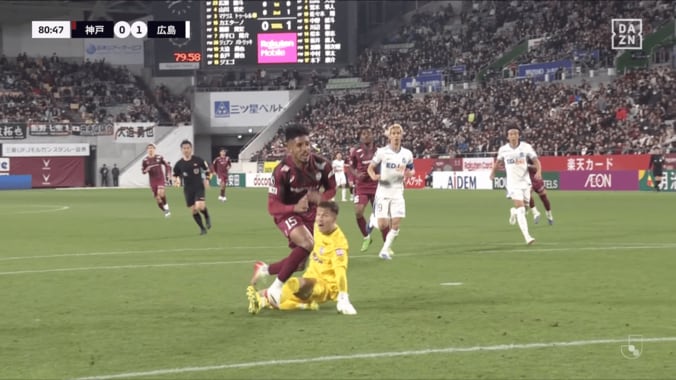 「PKのルール変わった？」神戸vs広島の“疑惑の判定”にSNS騒然！「GKはどうしろと…」解説も困惑「先に蹴ってる」 5枚目