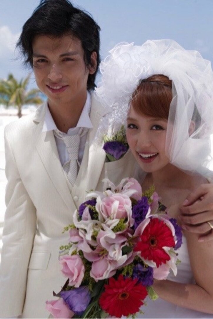 川崎希&アレク夫妻、5回目の結婚記念日「おちびーぬもありがとう〜」と息子にも感謝