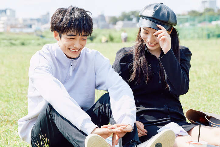 バレリーナ高鶴桃羽の長い脚に驚き！K-1ファイター大久保琉唯とのイチャイチャバレエデートに飯豊まりえが悶絶『オオカミちゃんとオオカミくん』第10話