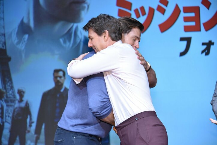 トム・クルーズ、超人的メンタル明かす！右足首骨折も「全力を尽くす主義」で全力ダッシュ&登山