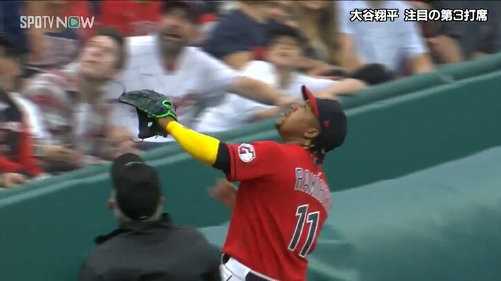「いや、当たってませんよ？」大谷翔平の飛球をネット手前で捕ったフリ 相手野手の表情にファン「ラミちゃんかわいいw」「ちぇっ、みたいな」