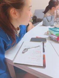 日菜あこ『中学校でお弁当を忘れた時の悲惨な結末』