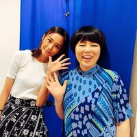 桐谷美玲、仲良しのブルゾンの舞台を観劇「あなた初舞台ですよね？！ほんとすごいわー。」