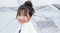 元AKB48篠崎彩奈、大人の色香漂う“彼シャツランジェリー”姿を披露 『週刊SPA！』登場
