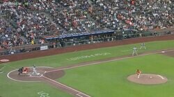 大谷翔平の衝撃32号場外ホームランで相手外野手も“確信”…「海まで飛んでいく」打球をただ見つめるしかない状態に