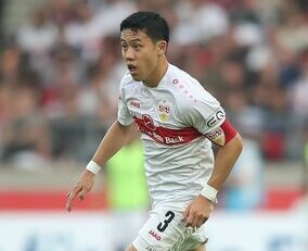 「重度の脳震とうの疑いがある」“一時意識を失った”と現地報道の遠藤航、シュツット指揮官が状態を明かす。SDは「カタールでプレーできるのを願う」