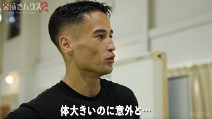 【写真・画像】「体大きいのに意外と情けない」 31歳子供部屋おじさん、筋トレに苦悶の表情　2枚目
