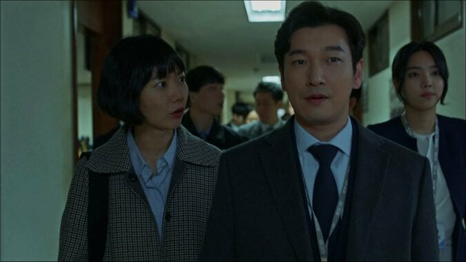 海外でも大人気！チョ・スンウ × ペ・ドゥナの大ヒットサスペンススリラー『秘密の森 ～深い闇の向こうに～』 1枚目