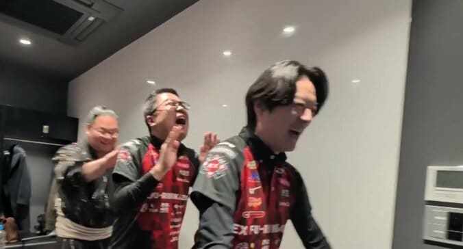 周囲は爆笑！力士の張り手に悶絶する永井孝典