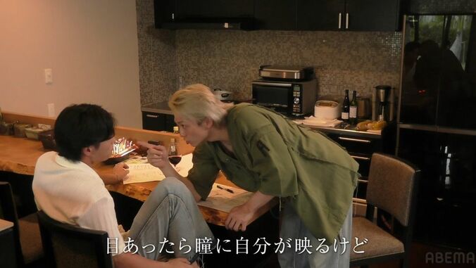 26歳美人タレントの行動を男性たちが問題視