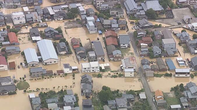 福井で一時大雨特別警報　観測史上1位の24時間雨量　浸水被害…空港水没や道路冠水も 1枚目