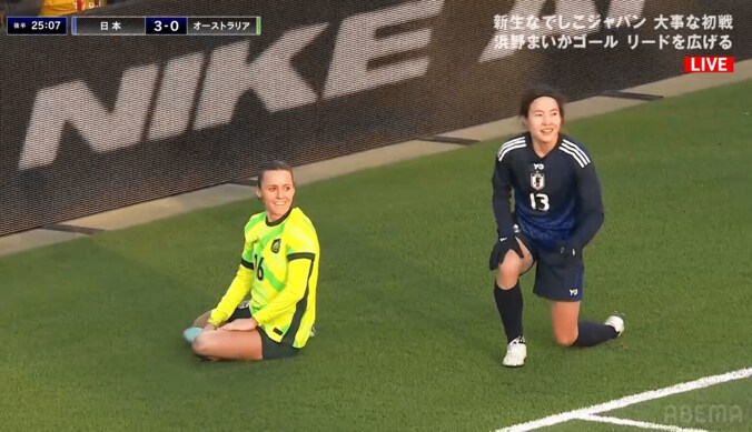 【写真・画像】天才だ！ 長谷川唯の“30mバックスピン・スルーパス”にファン大興奮「魅せるねえ」「半端ない」「えっぐ」植木理子の足下にピタリ届けた瞬間　1枚目