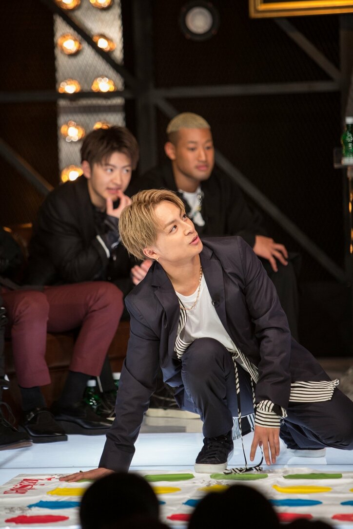 白濱亜嵐がEXILE黒木に馬乗りに！？ AbemaTVでガチ対決