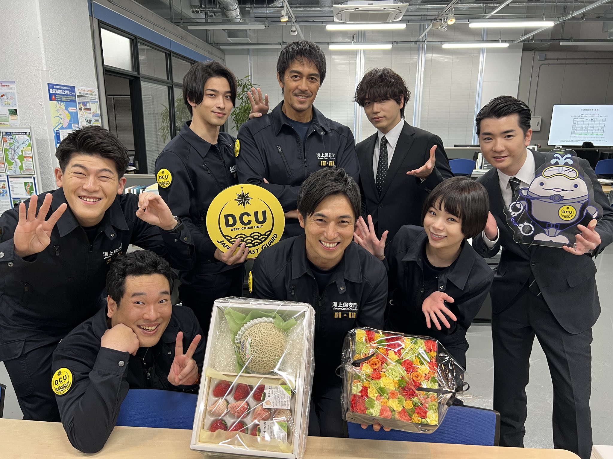 Dcu 阿部寛ら出演陣が 副隊長 高橋光臣の誕生日を祝福 ほんといいチーム 笑顔が素敵 の声 話題 Abema Times