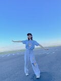 「最強に超絶かわいい」「めっちゃええやん」須田亜香里、青空の下でのキュートなオフショットを公開 ファンから絶賛
