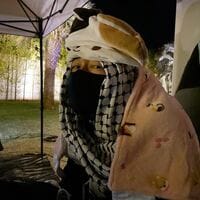 『あのキス』“オジ巴”井浦新の“にゃんとも可愛い”防寒対策姿にファン悶絶 「なんと罪深い」「新さん、ラブリー」