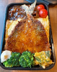 みきママ『アジフライ&デミオム弁当です！！』