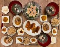 假屋崎省吾『昼どきに、昨日，何食べた⁉️』