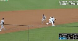 えっ？ なんで…！？ 大谷翔平の“予想外の動き”に球場騒然　一体、何が起きた…？ 盗塁成功直後にまさかの“牽制死”「ケガしないか心配」「裏かかれた？」