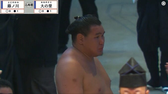「豊昇龍の優しさよ…」横綱・大の里、連敗直後にカメラが捉えた豊昇龍の“表情”が話題「横綱だからこそわかる重圧よ」 4枚目