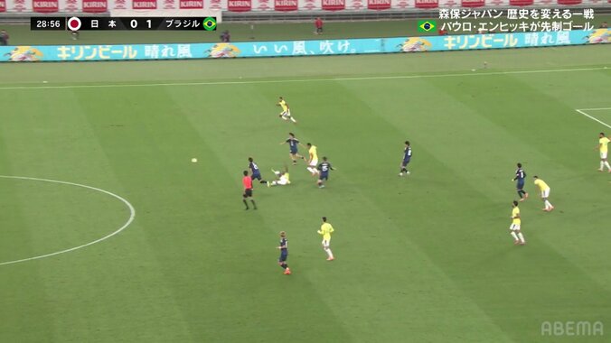 「1人だけ異次元」鎌田大地、衝撃“トリプルタックル”でブラジル代表を次々粉砕「潰す気満々」「これがプレミアリーグ」圧巻3連続プレスの一部始終 3枚目
