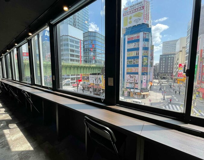 アニメ10周年記念！「Re:ゼロから始める異世界生活」4th seasonコラボカフェが秋葉原で開催 3枚目