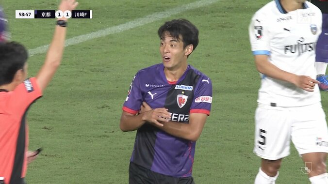 【映像】妥当？肘にボールが当たりハンド判定に