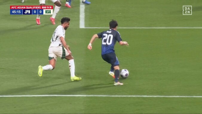 【映像】久保建英、足にボールがくっつく“メッシ級ドリブル”