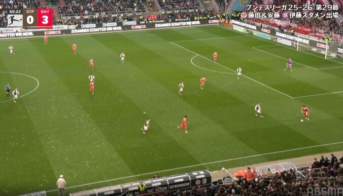 ウソでしょ…！？ 伊藤洋輝、美しすぎる“超ロングフィード”炸裂「そこ通すんかい！」高精度ピンポイントパスにスタジアム騒然「すげえ」「上手すぎやろ」 2枚目