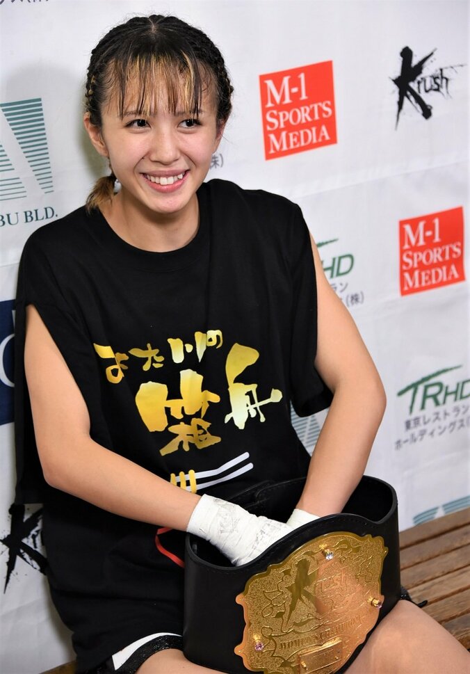 菅原美優、初のKO勝利も「物足りない」直後に語った不満 「カワイイ」から「カッコいい」へと進化した23歳が見据えるのは世界 3枚目