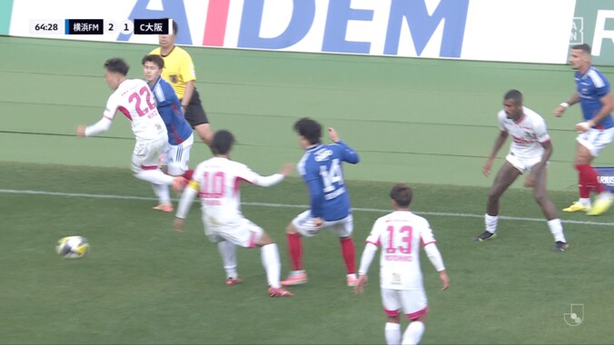 「厳しすぎる判定」セレッソ20歳DF、“微妙な接触”で退場処分…「ファウルかどうかも怪しい」「前半のいらんイエローが仇に」ファンは不満＆叱咤 5枚目