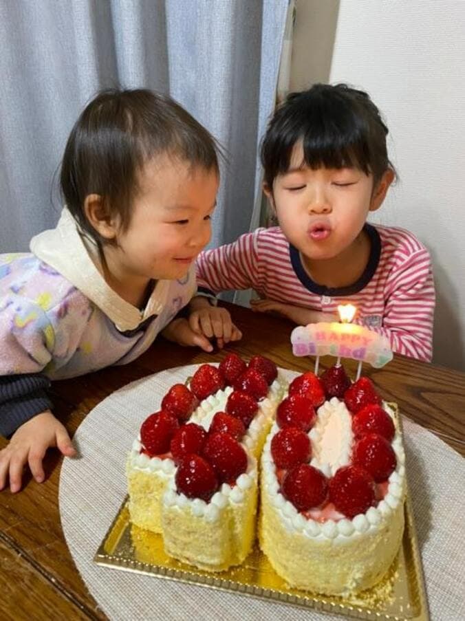  はんにゃ・川島の妻、夫の“リベンジ誕生日会”を開催「小さいけどケーキを用意」  1枚目