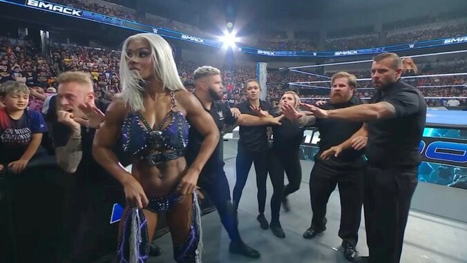 大暴れのジェイドにセキュリティたちもドン引き