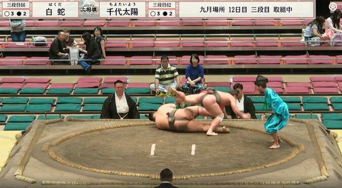 大相撲、館内どよめく発生確率0.02%の“小股掬い”炸裂 「こまたすくいか!」体重53キロ差を制す小兵力士の妙技に熱視線 2枚目