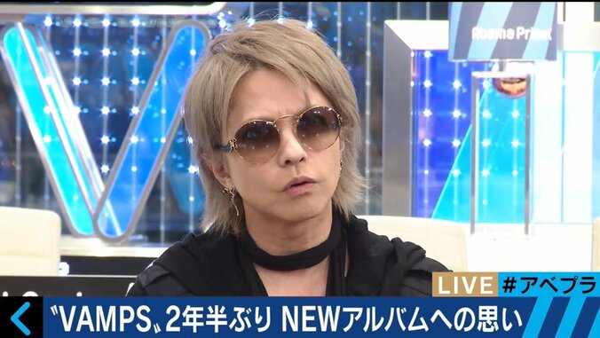 全米ツアー直前のVAMPSを直撃　K.A.ZがHYDEの似顔絵で意外な才能を披露 2枚目