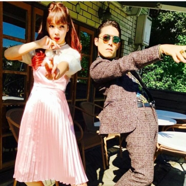 オリラジ中田 “ジョジョ立ち”でりゅうちぇるに変身! 過去には藤田ニコルとも